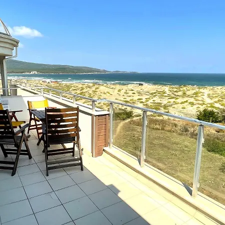 Ξενοδοχείο με διαμερίσματα Sea View Free Parking 4*