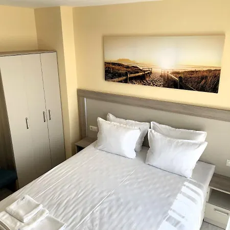 Ξενοδοχείο με διαμερίσματα Sea View Free Parking 4*