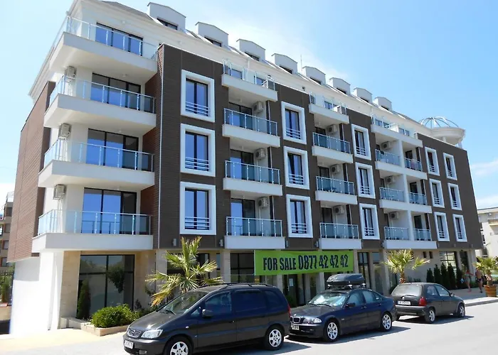 Sea View Free Parking Aparthotel 4*