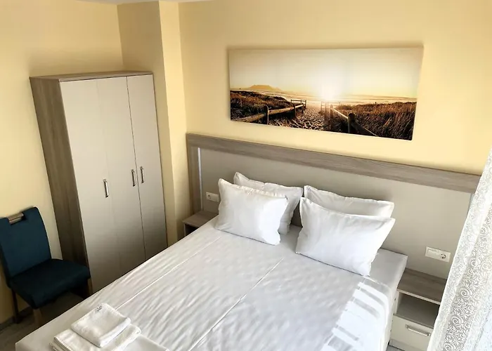 Ξενοδοχείο με διαμερίσματα Sea View Free Parking 4*